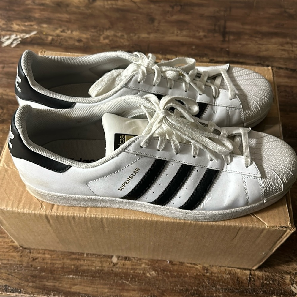 Adidas Superstar Shell toes